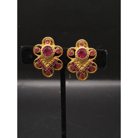 Vintage Pink Rhinestone Gold tone Clip on earrings - Picture 6 of 10